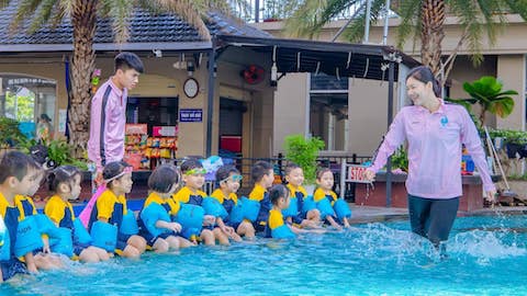Nghỉ thi đấu, Ánh Viên hạnh phúc khi chia sẻ niềm vui bơi lội với cộng đồng